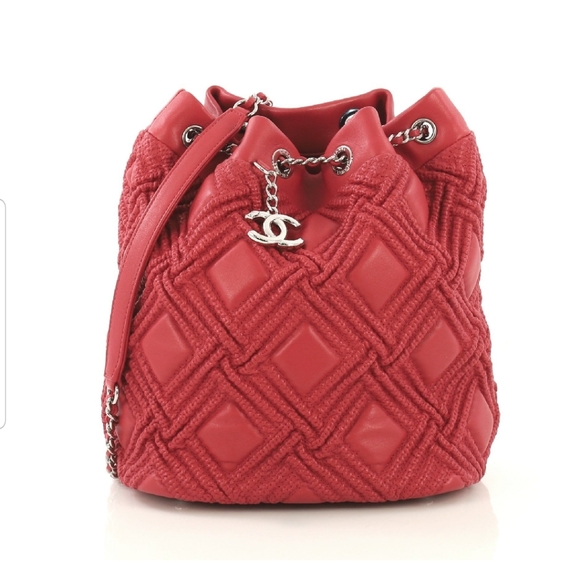 chanel 19b bucket bag
